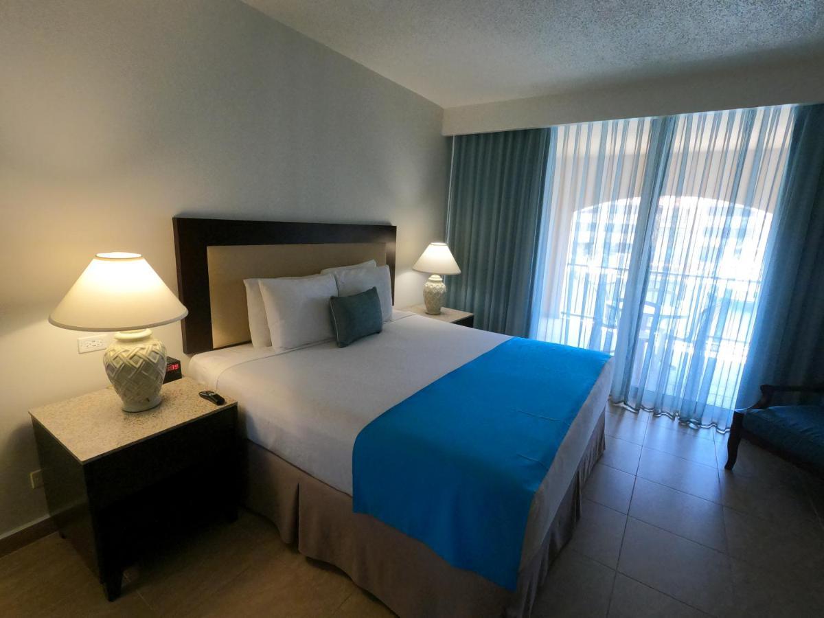 Park Royal Homestay Club Cala Puerto Rico ウマカオ エクステリア 写真